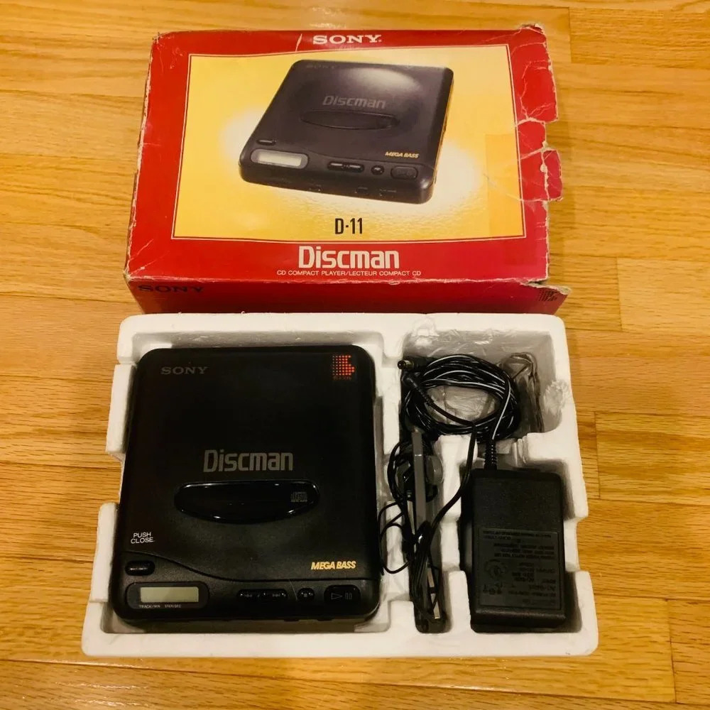VINTAGE SONY DISCMAN D-11 PERSONAL / PORTABLE (CD) COMPACT DISC PLAYER